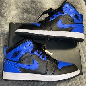 Nike Air Jordan’s 2 Mid (PS)